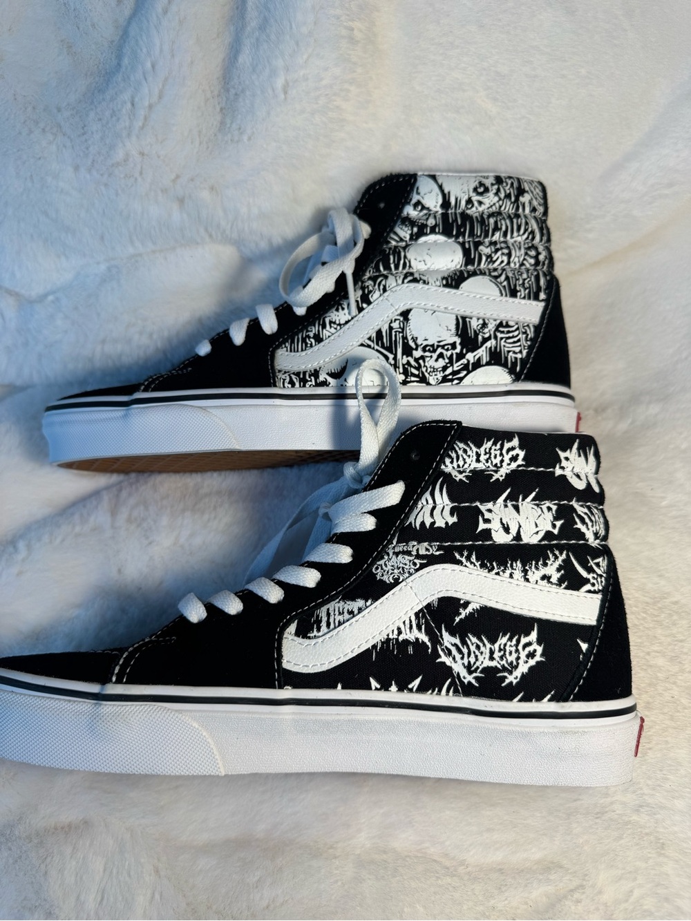 Vans Black & White “Forgotten Bones”  Sneakers Men’s Size 7.5 Women’s Size 9